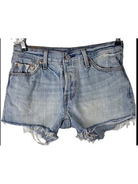 Levi’s 501 Cutoff Shorts Light Wash Distressed Raw Hem Button Fly Measured